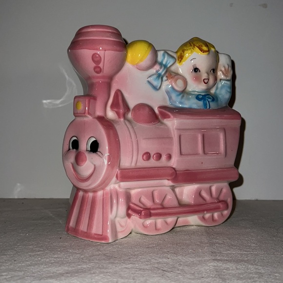 Anthropomorphic Nursey Planter - Picture 2 of 6